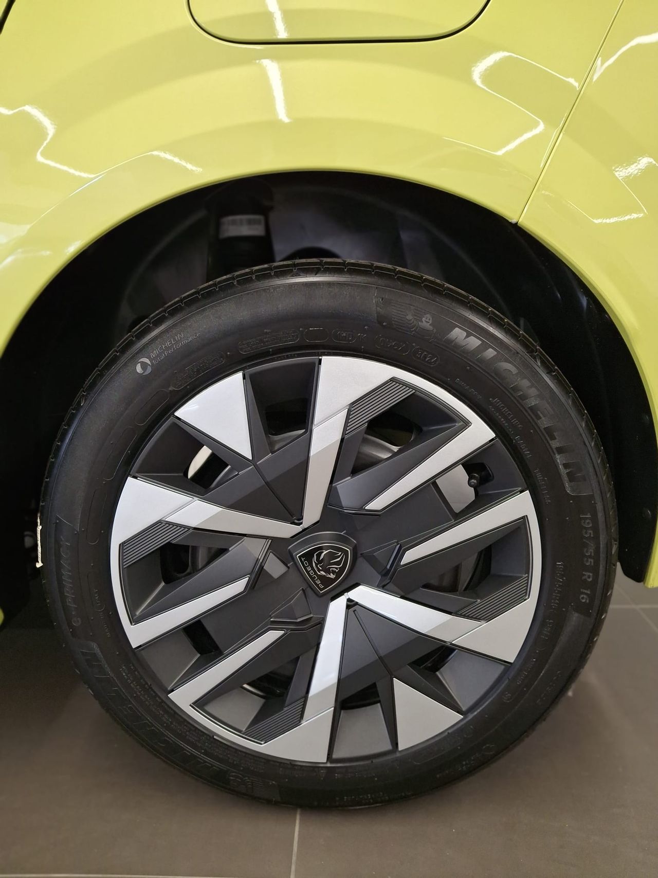 Foto Peugeot 208 14