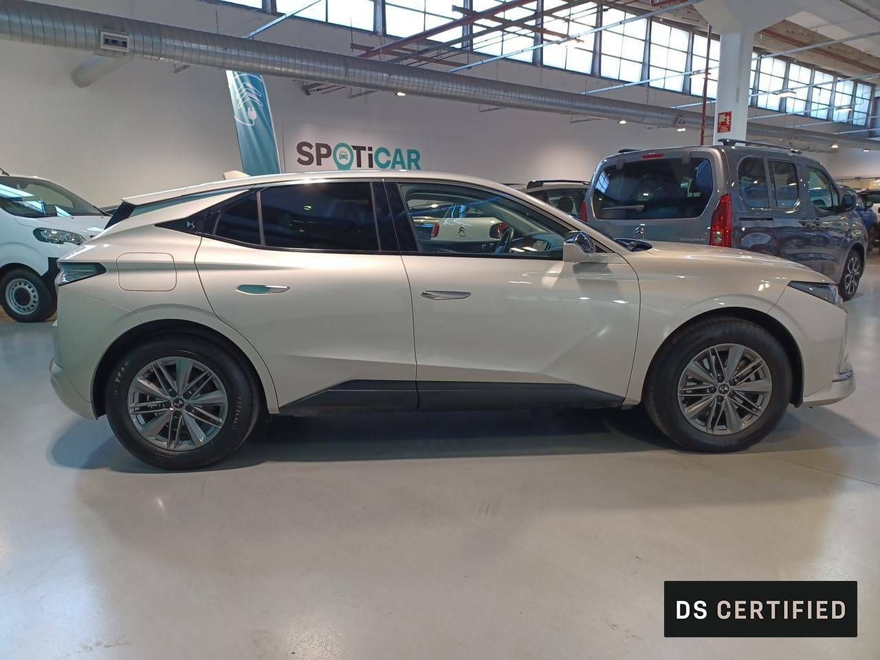Foto DS Automobiles DS 4 17