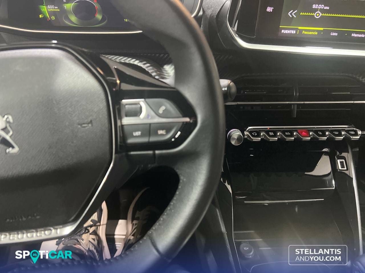 Foto Peugeot 208 14
