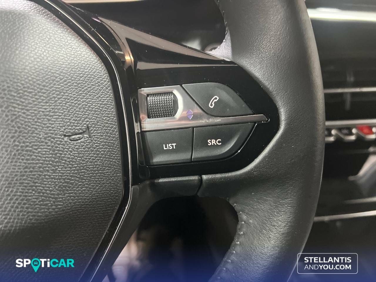 Foto Peugeot 208 17