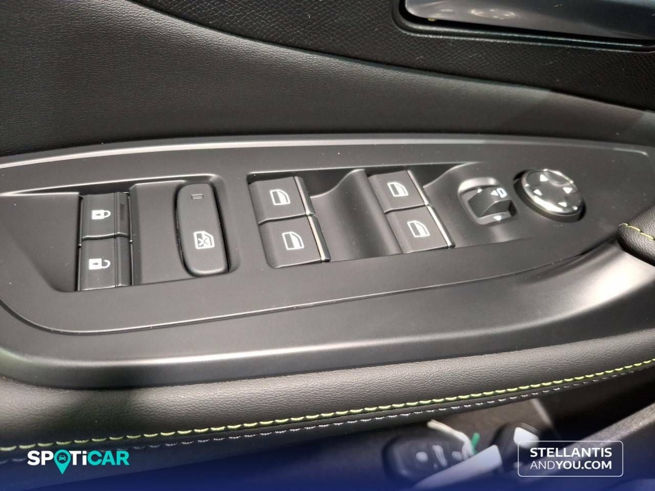 Foto Peugeot 408 13