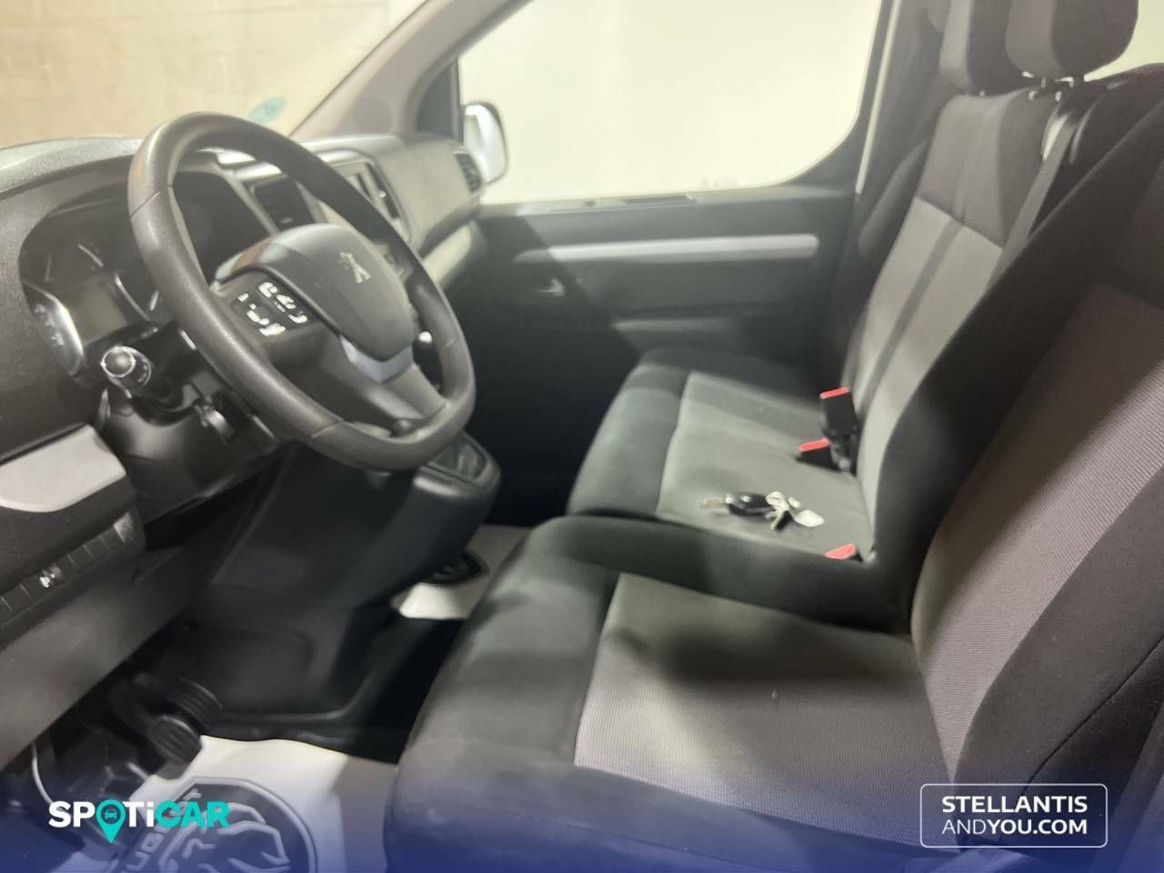 Foto Peugeot Traveller 9