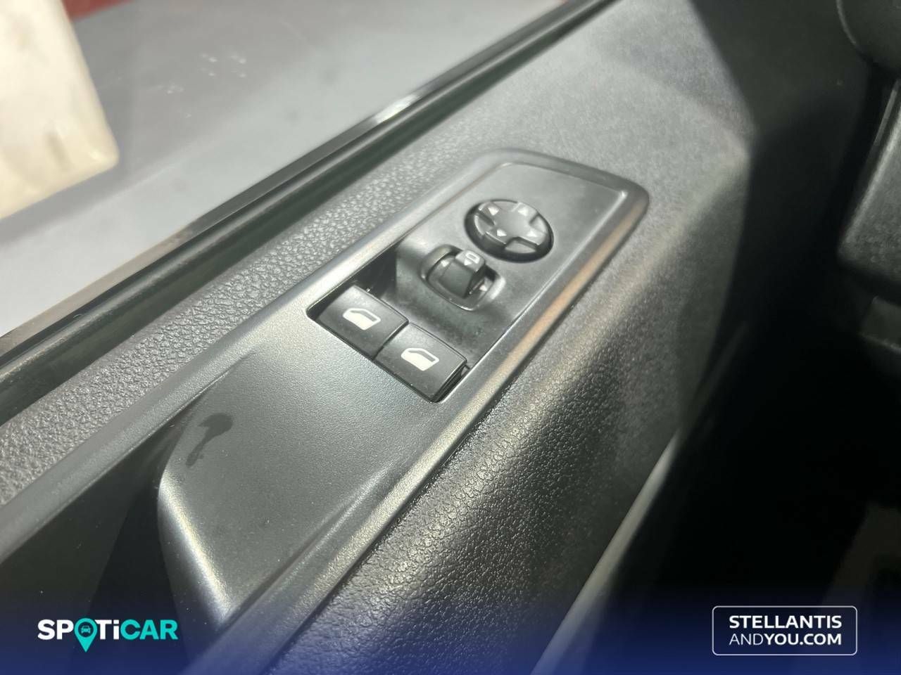 Foto Peugeot Traveller 16