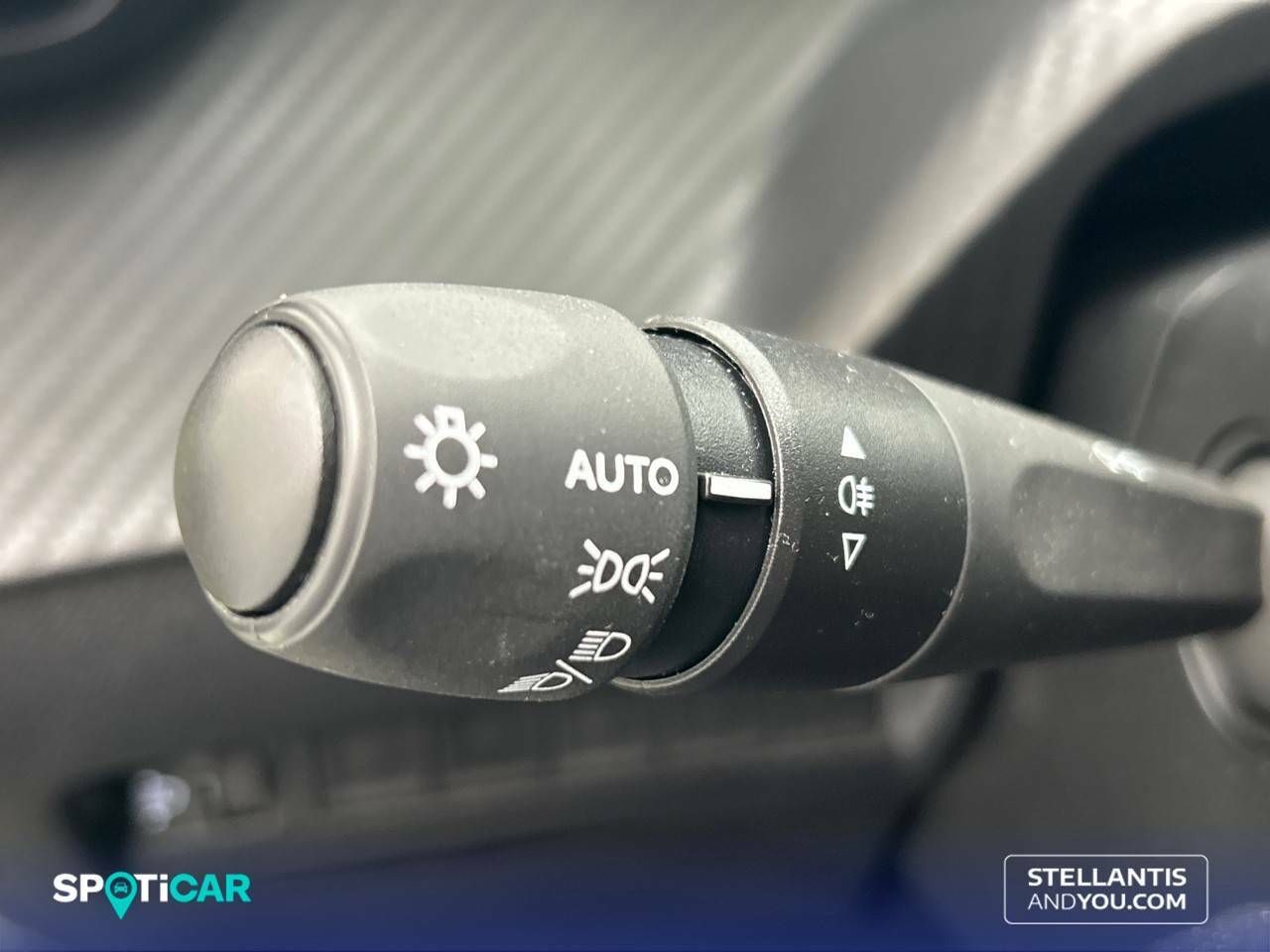 Foto Peugeot 208 17