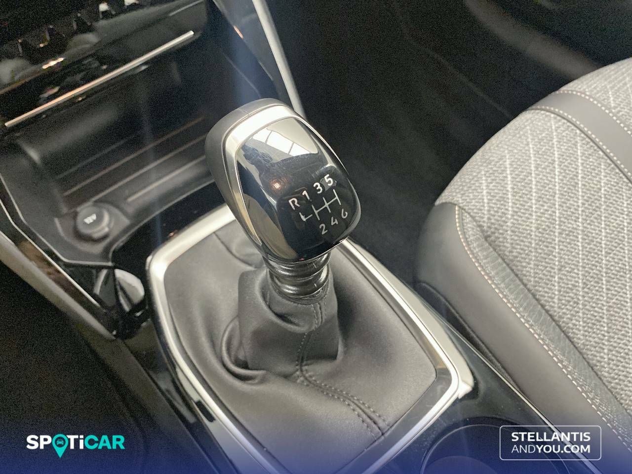 Foto Peugeot 208 9