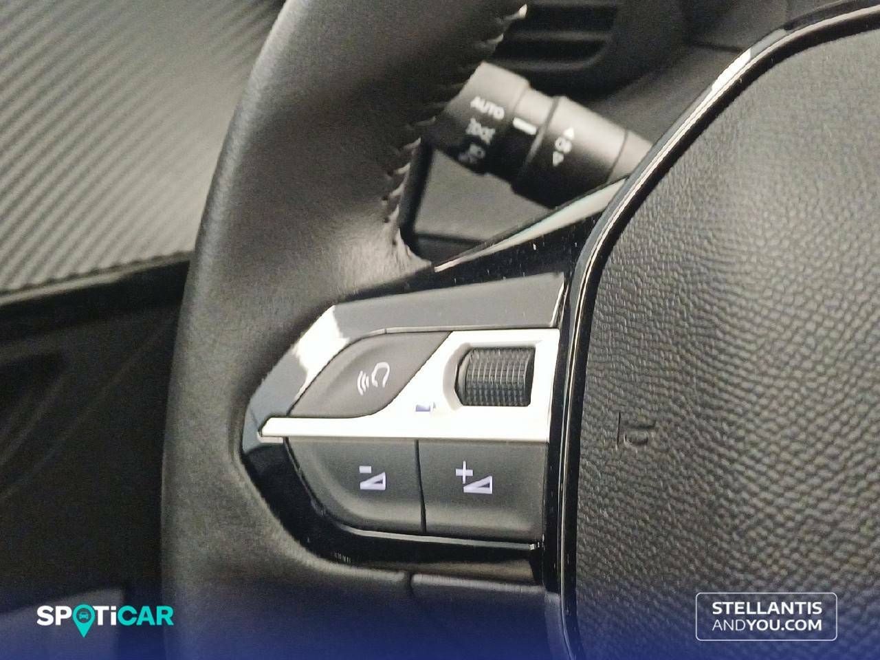 Foto Peugeot 208 19