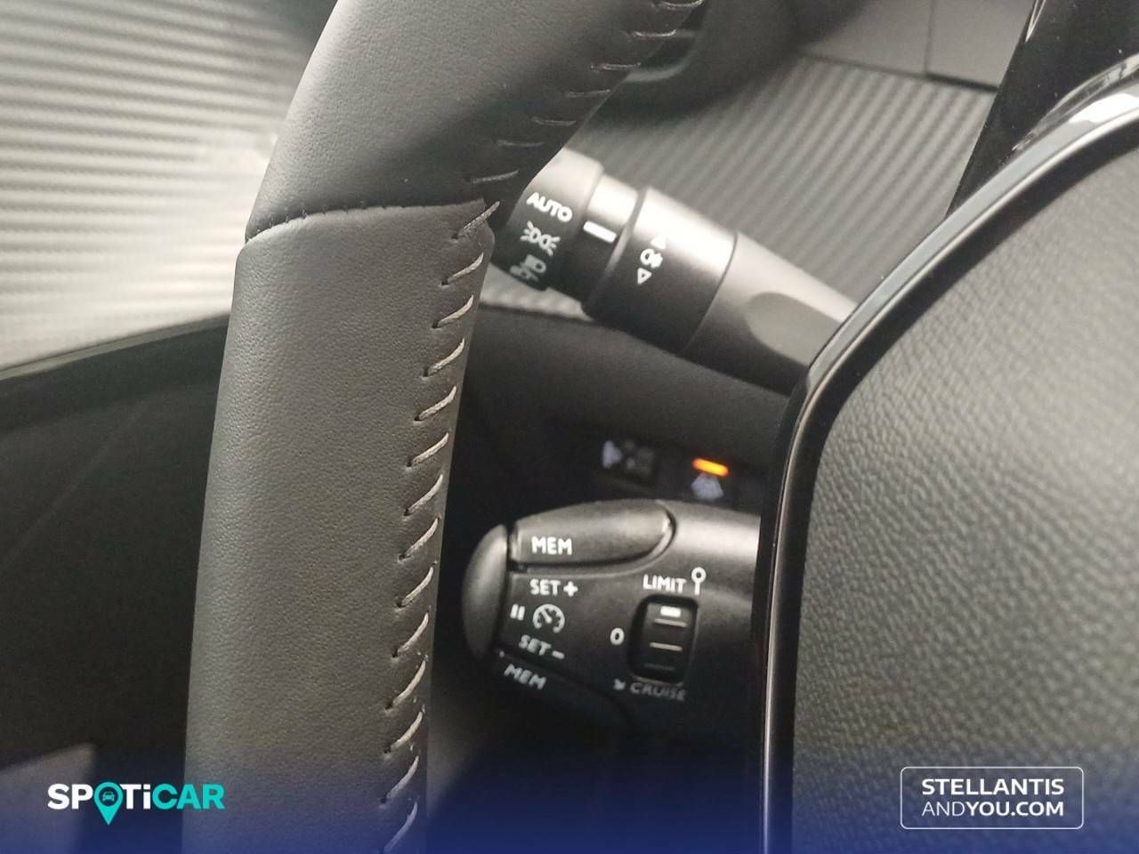Foto Peugeot 208 23