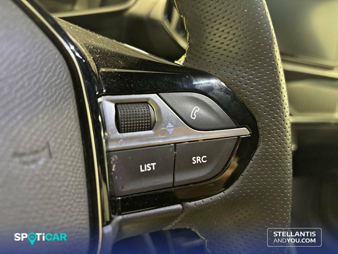 Foto Peugeot 208 14