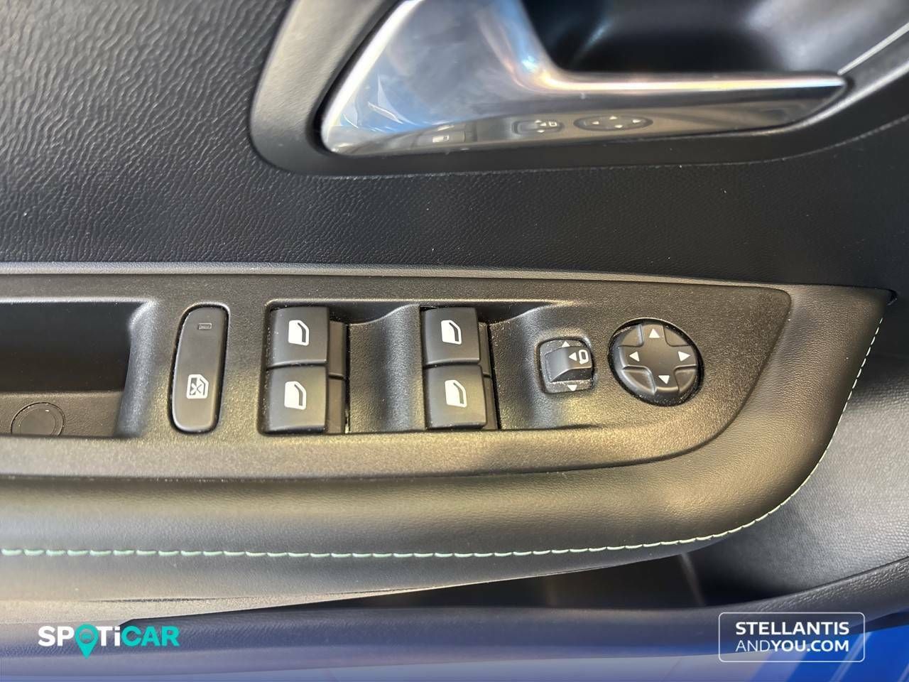 Foto Peugeot 208 12