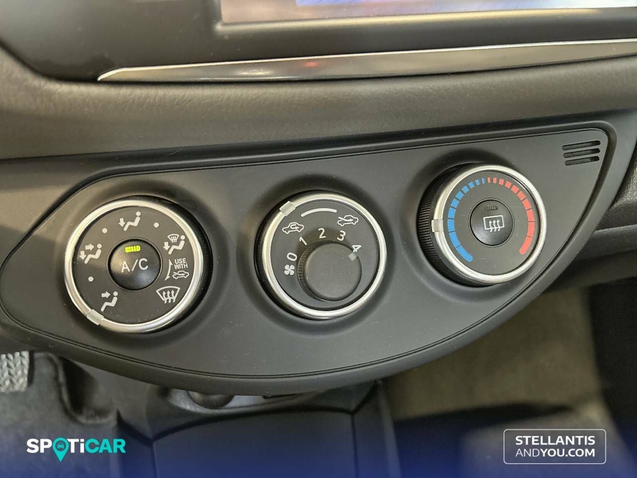 Foto Toyota Yaris 16