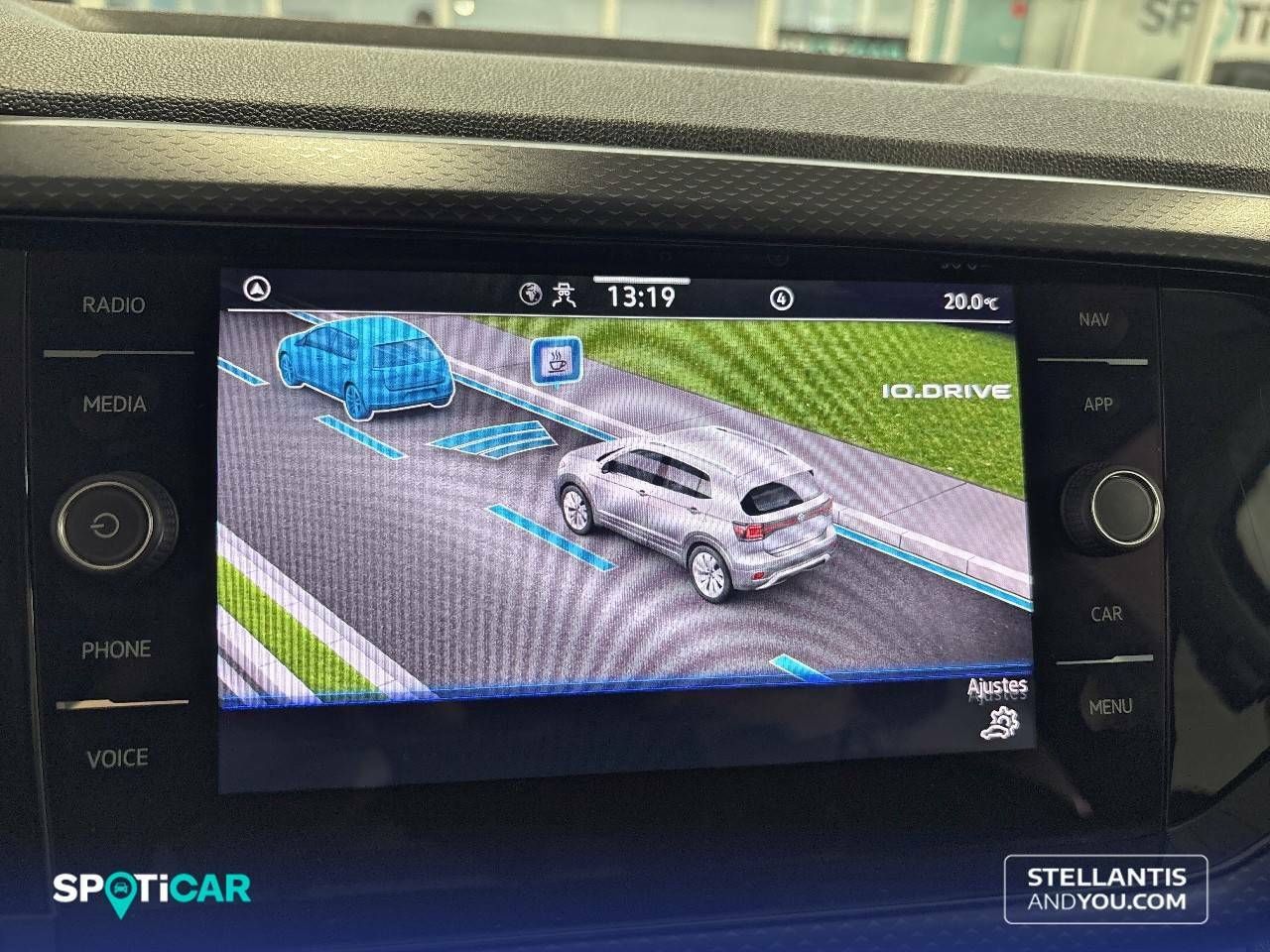 Foto Volkswagen T-Cross 19