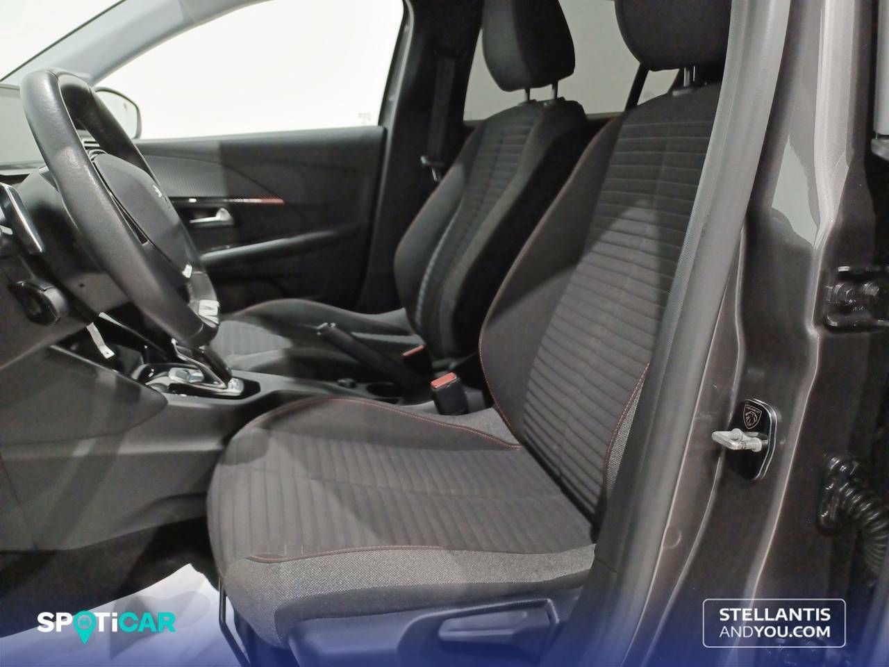 Foto Peugeot 208 9
