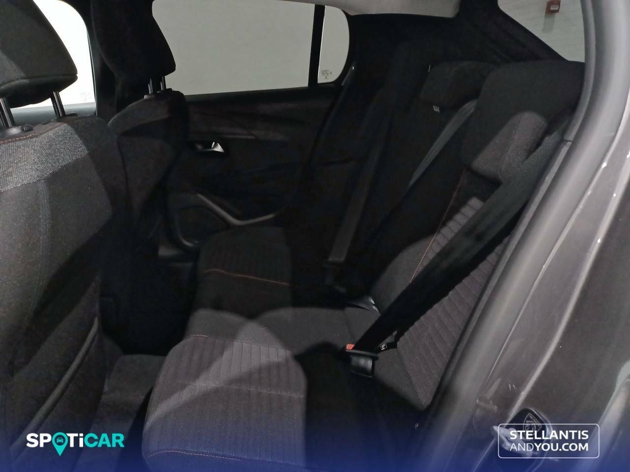 Foto Peugeot 208 10