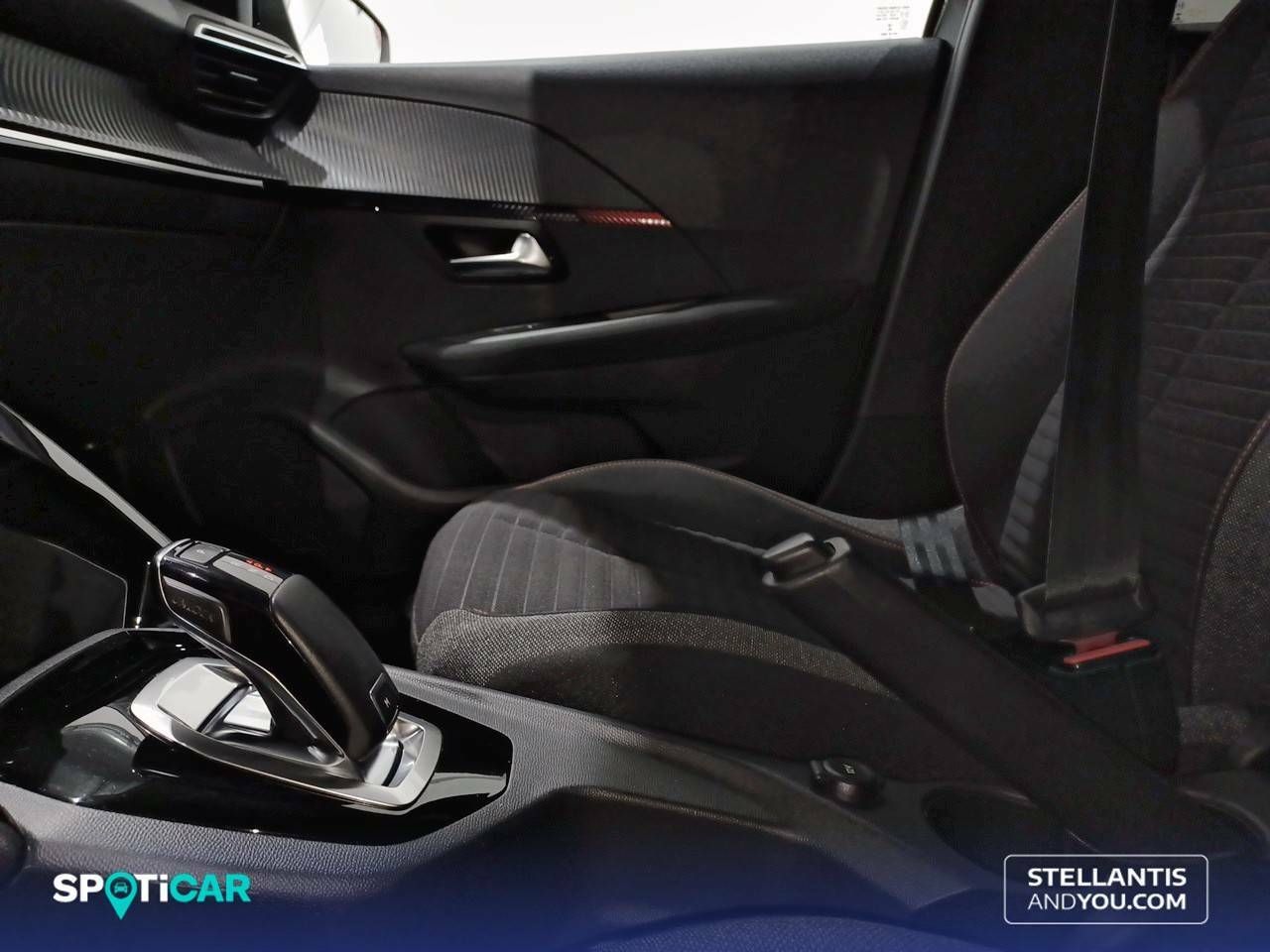 Foto Peugeot 208 16