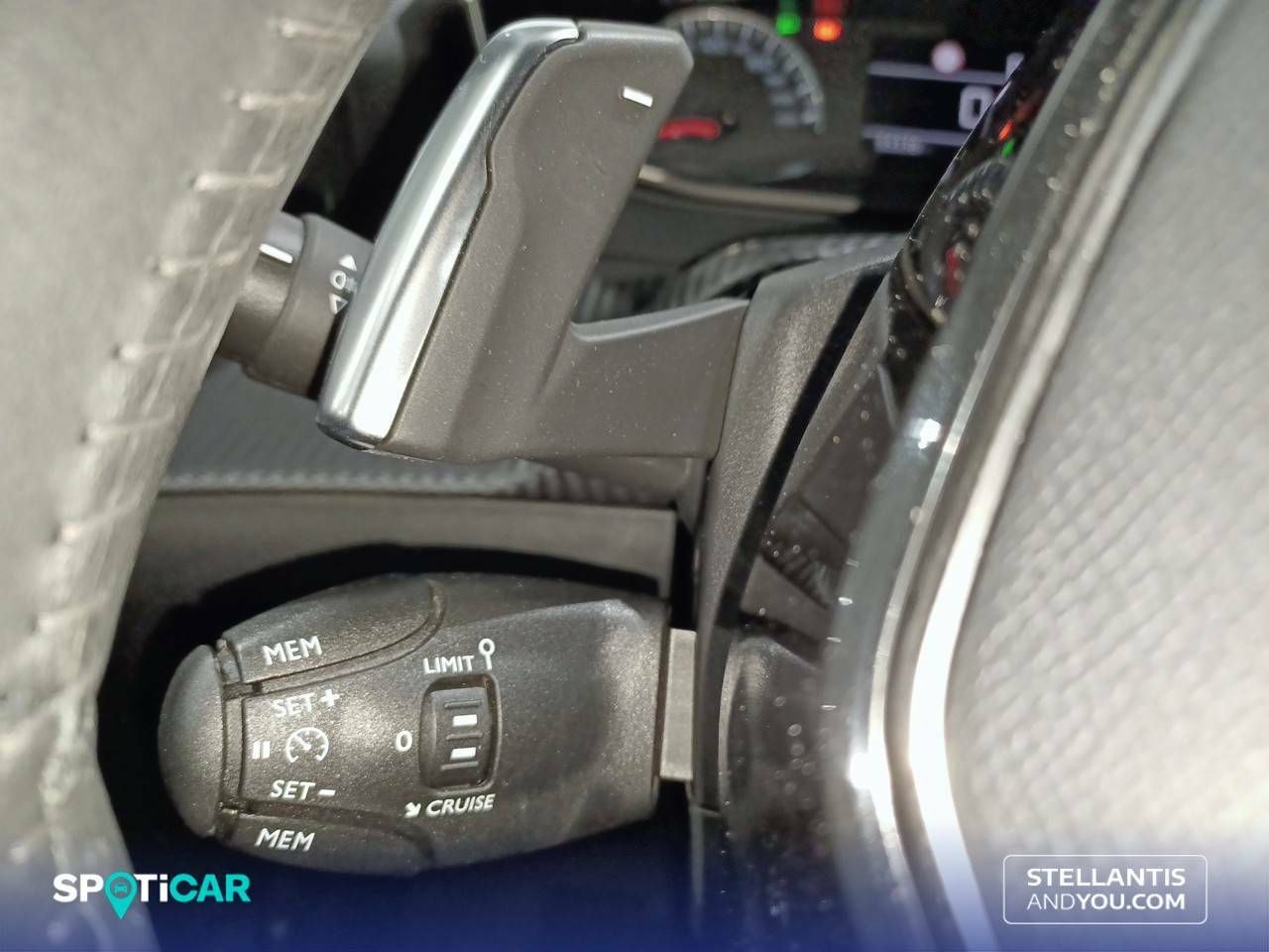 Foto Peugeot 208 23