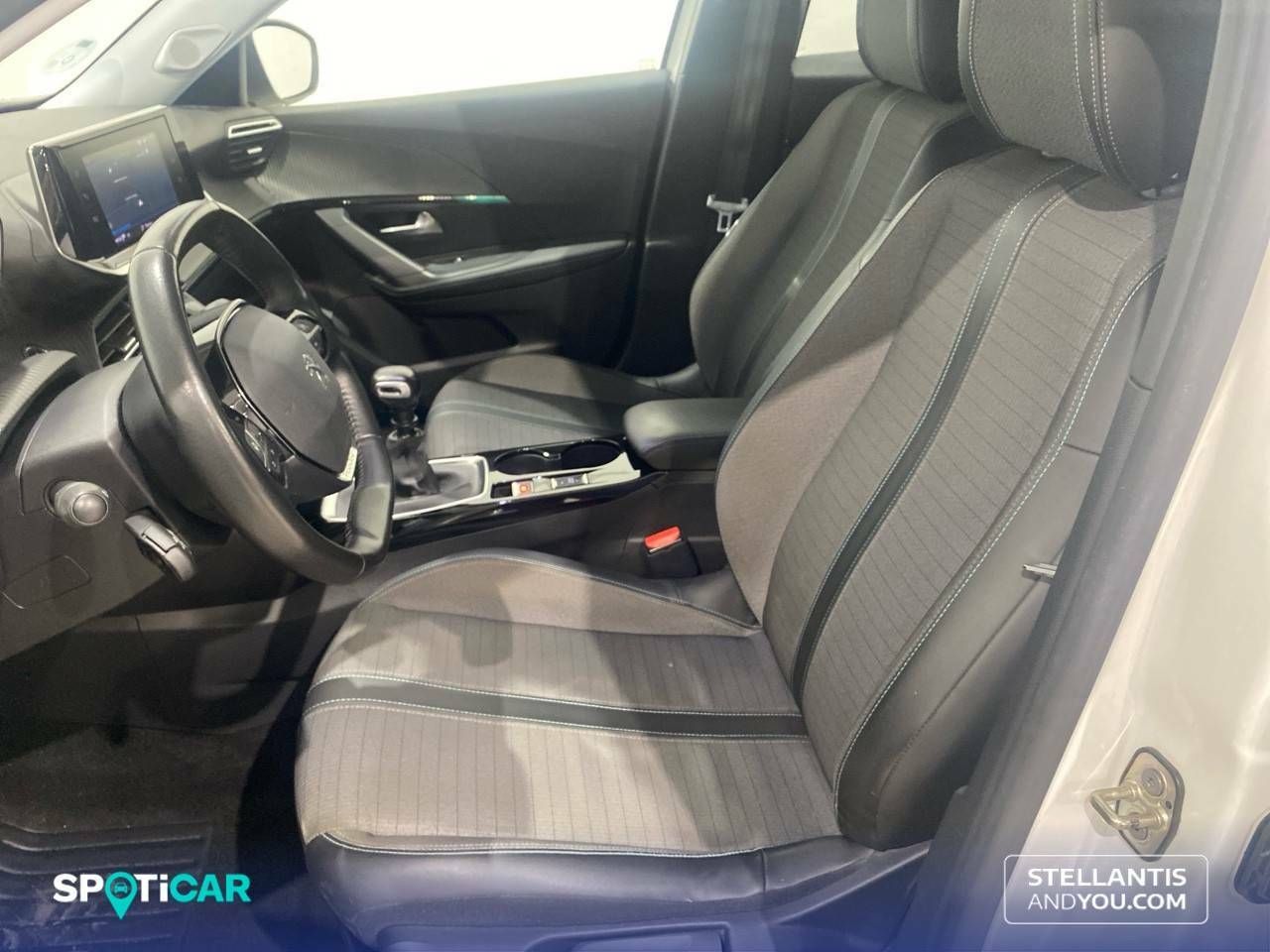 Foto Peugeot 2008 9