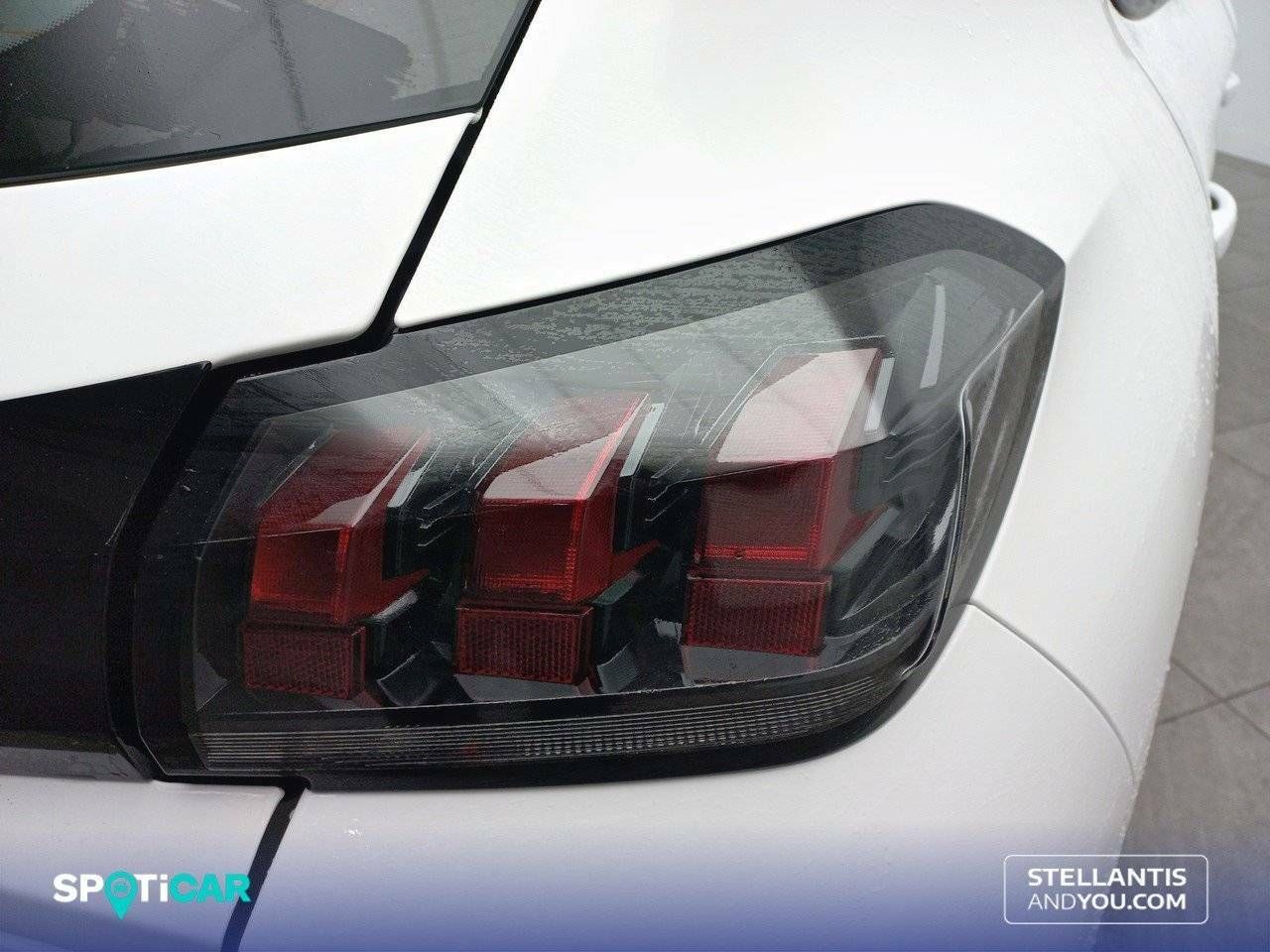 Foto Peugeot 208 13