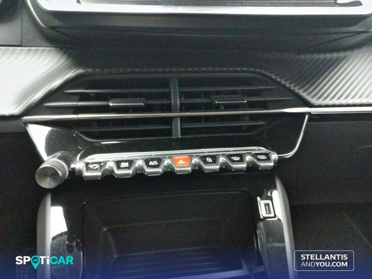 Foto Peugeot 208 24