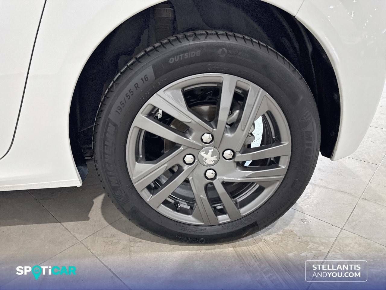 Foto Peugeot 208 11
