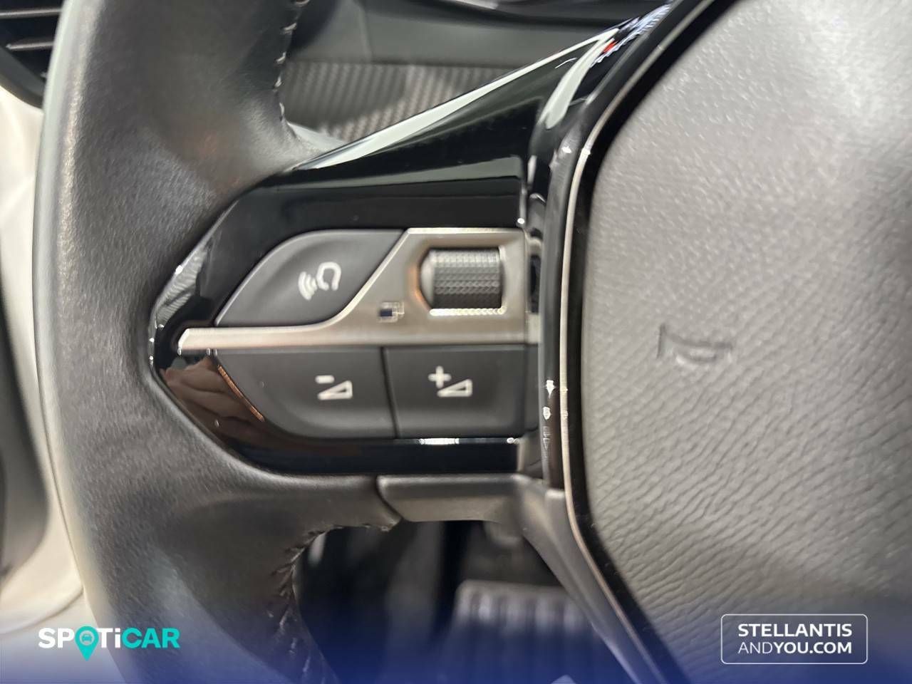 Foto Peugeot 208 15