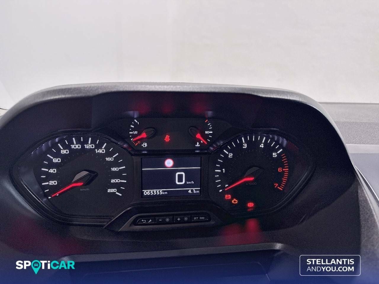 Foto Peugeot Rifter 13