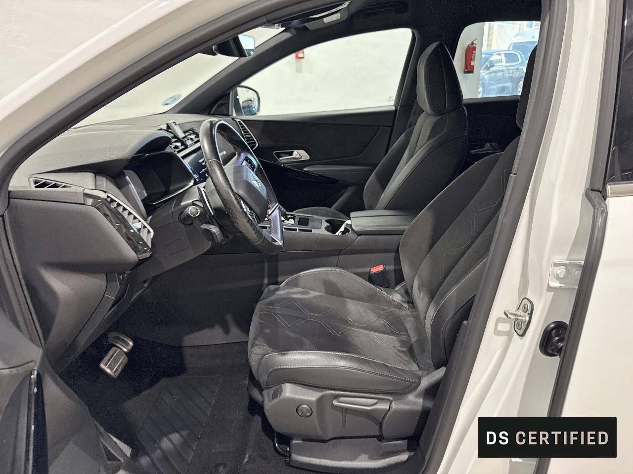 Foto DS Automobiles DS 7 9