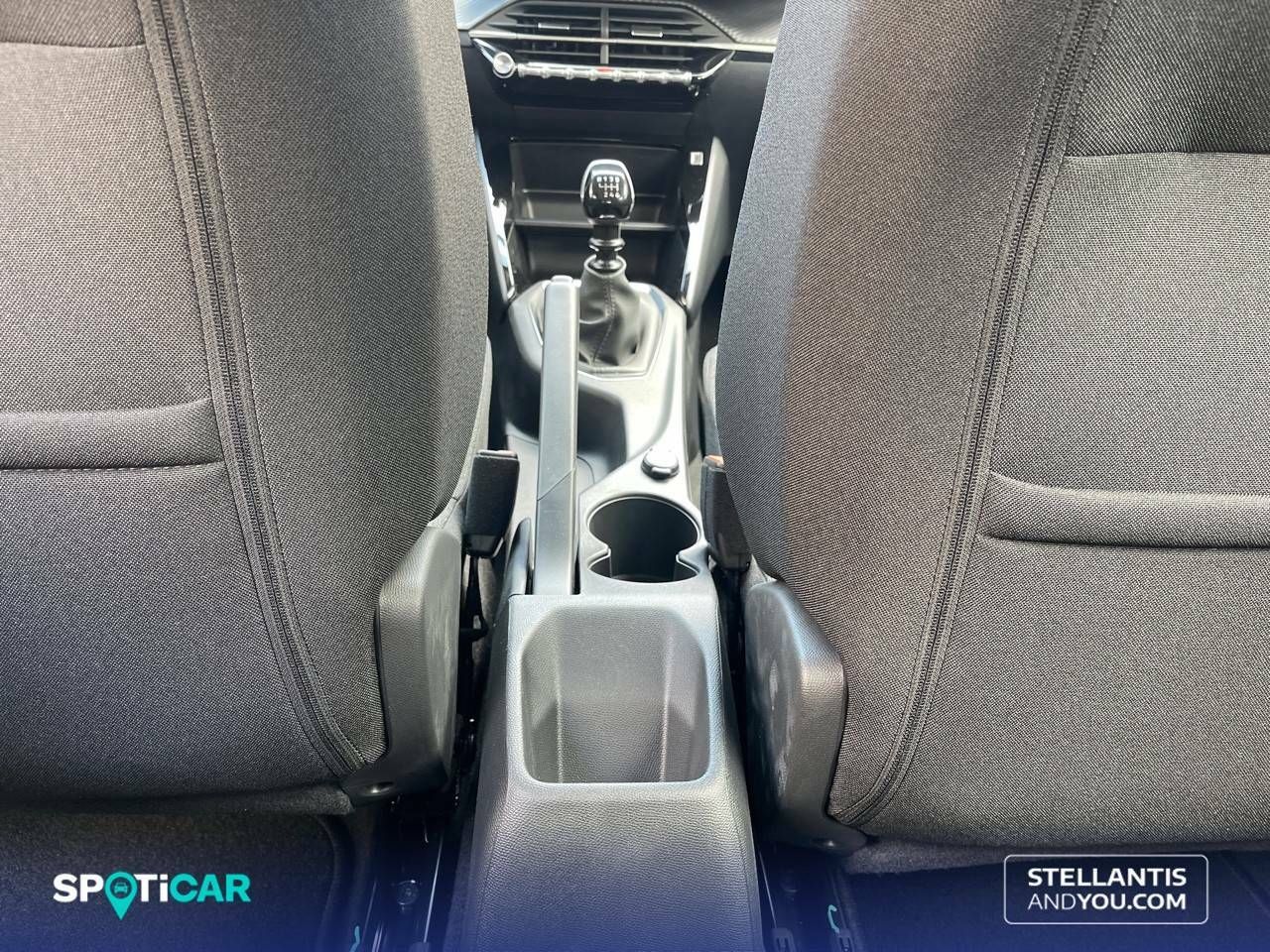 Foto Peugeot 208 21