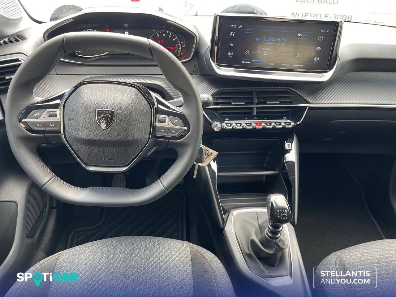 Foto Peugeot 208 8