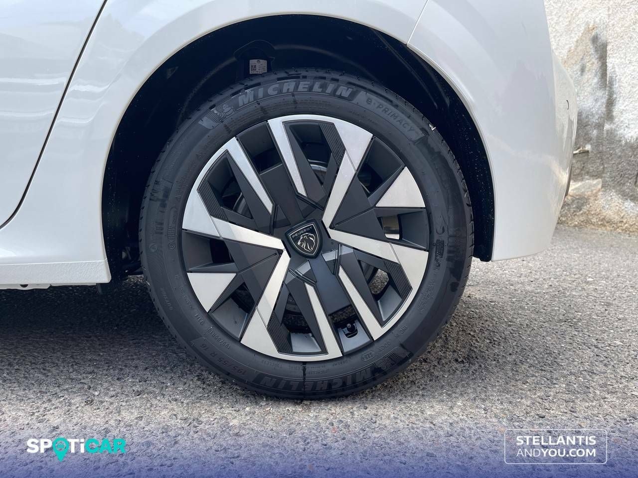 Foto Peugeot 208 11