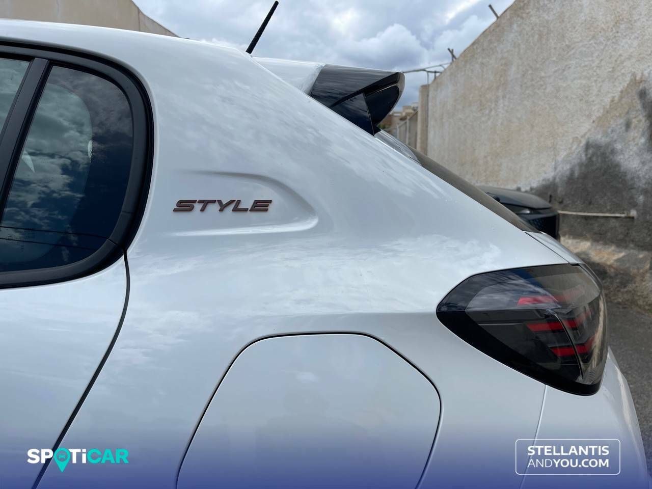 Foto Peugeot 208 24