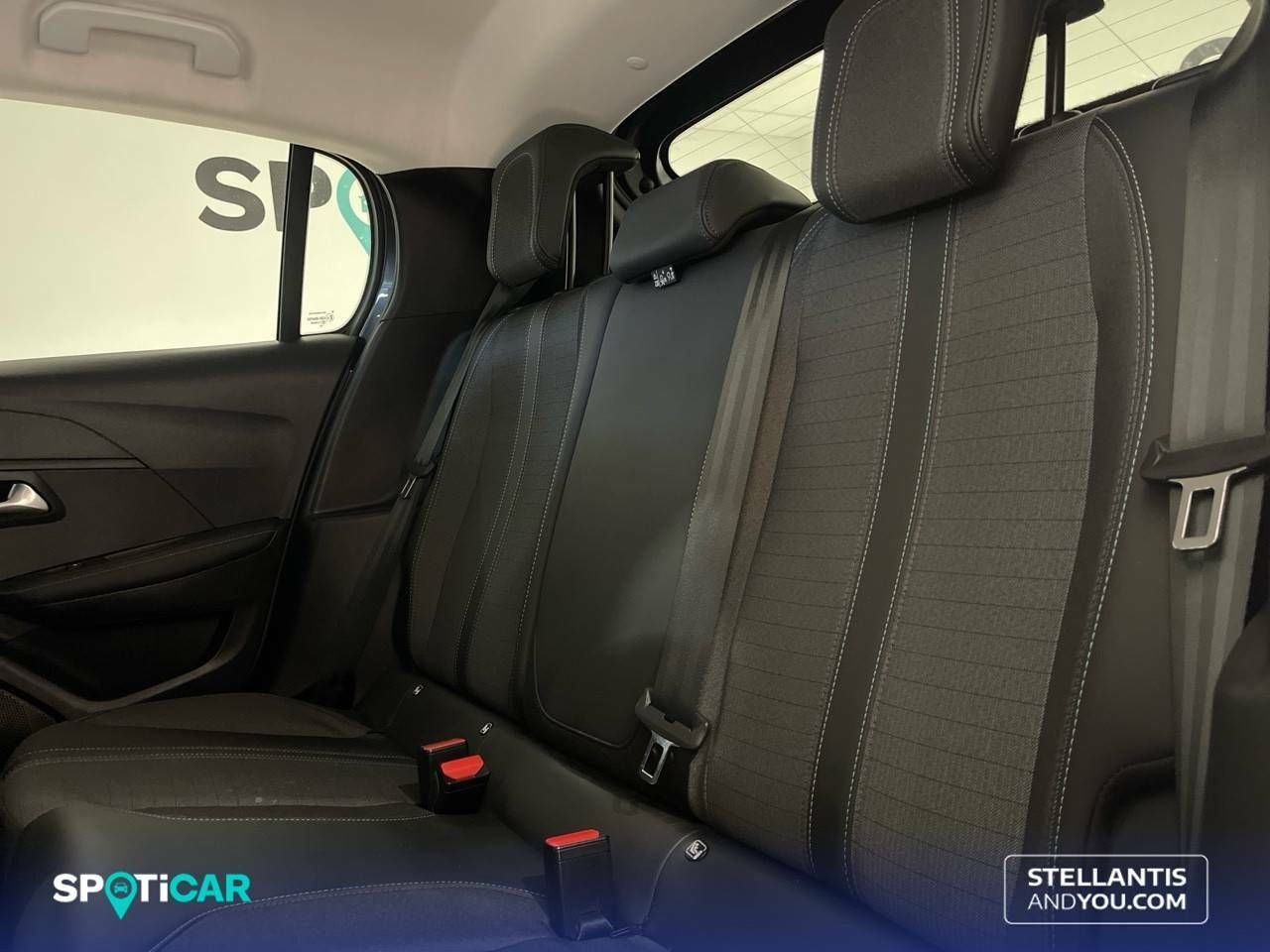 Foto Peugeot 208 10