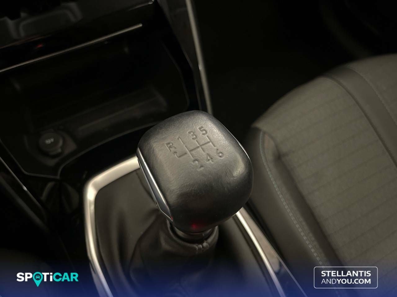 Foto Peugeot 208 12