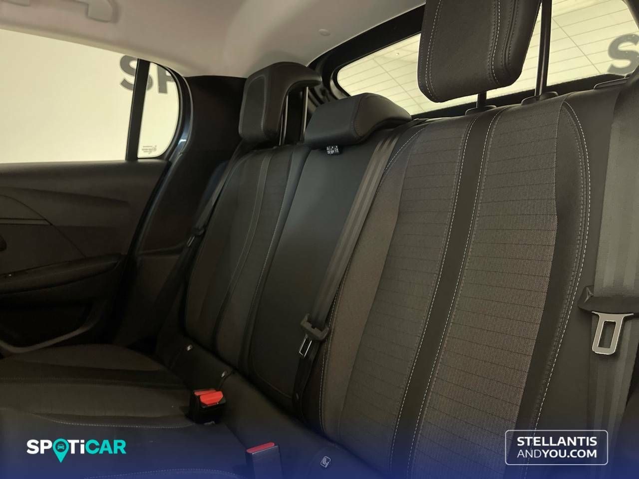 Foto Peugeot 208 10