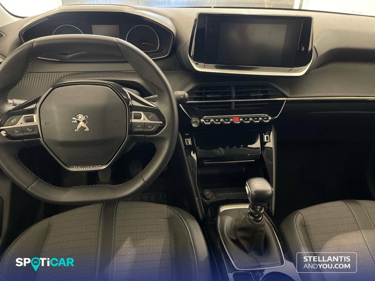 Foto Peugeot 208 8