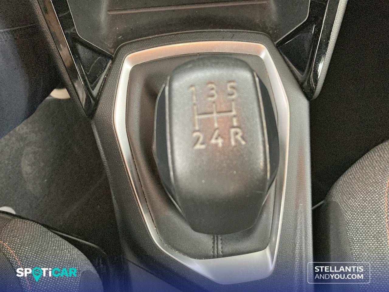 Foto Peugeot 208 21