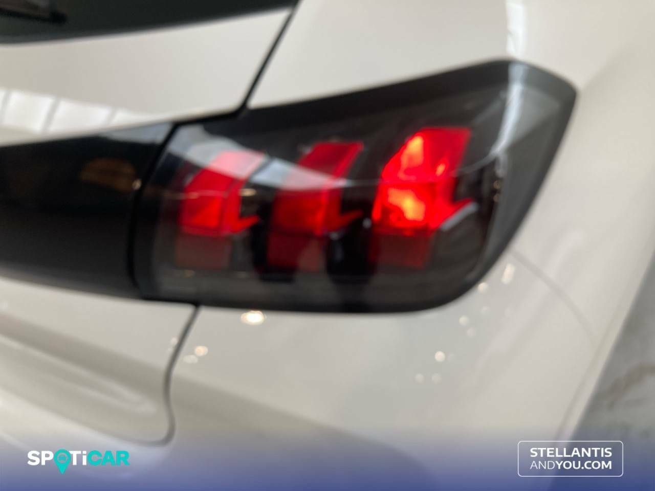 Foto Peugeot 208 24