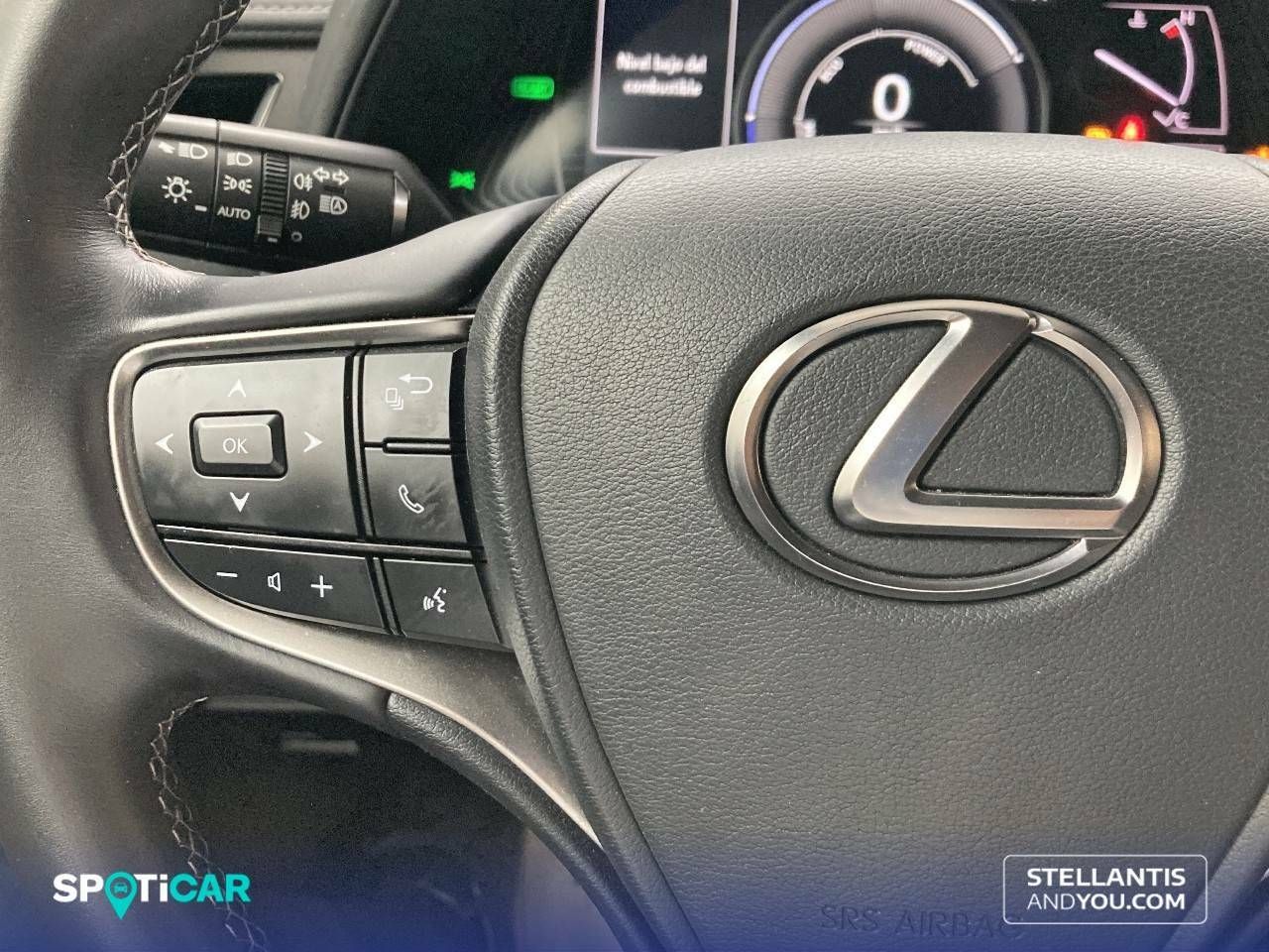 Foto Lexus UX 14
