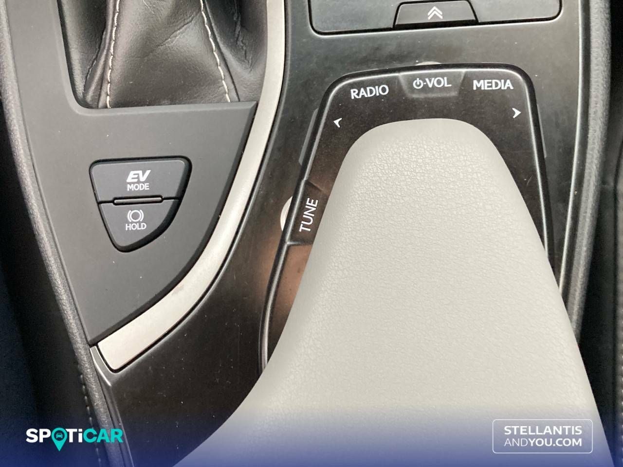 Foto Lexus UX 21