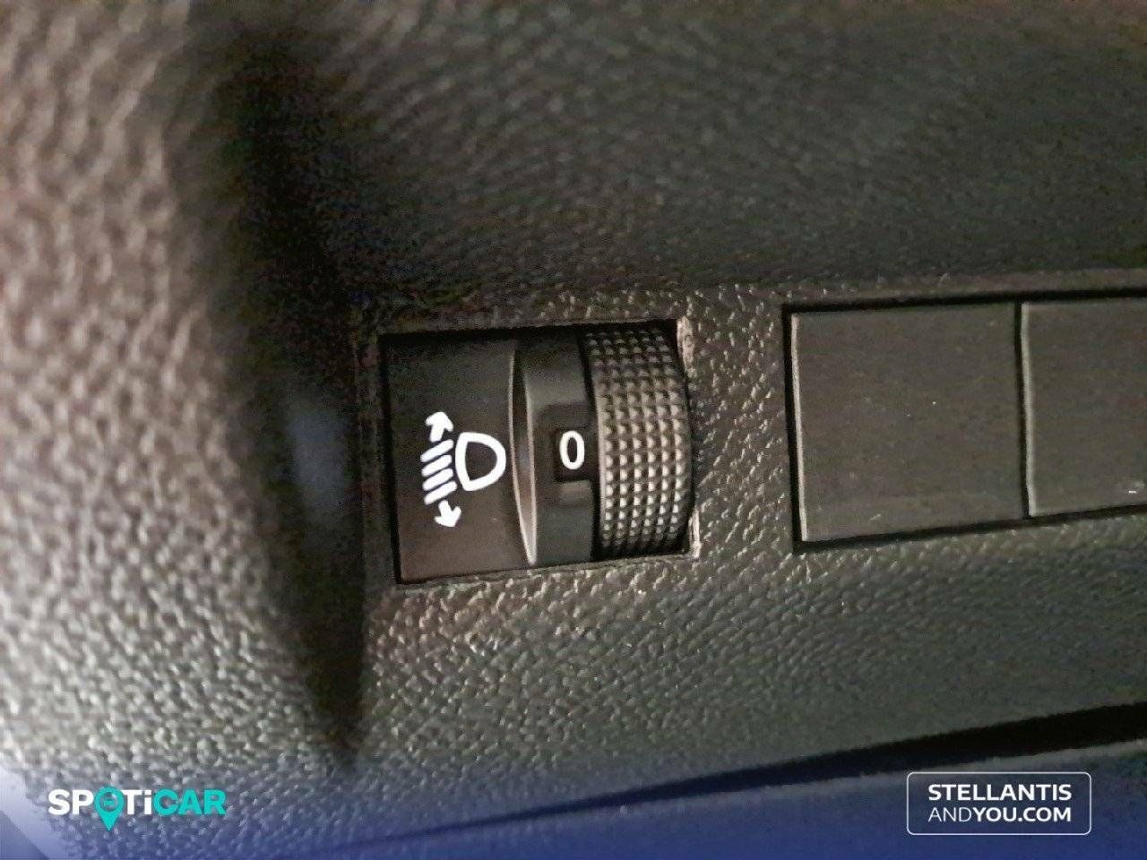 Foto Peugeot 208 13