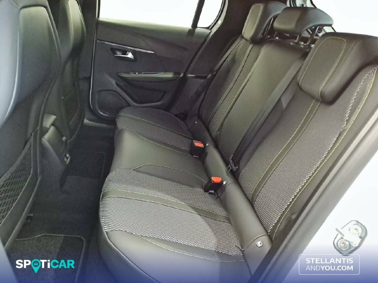 Foto Peugeot 208 10
