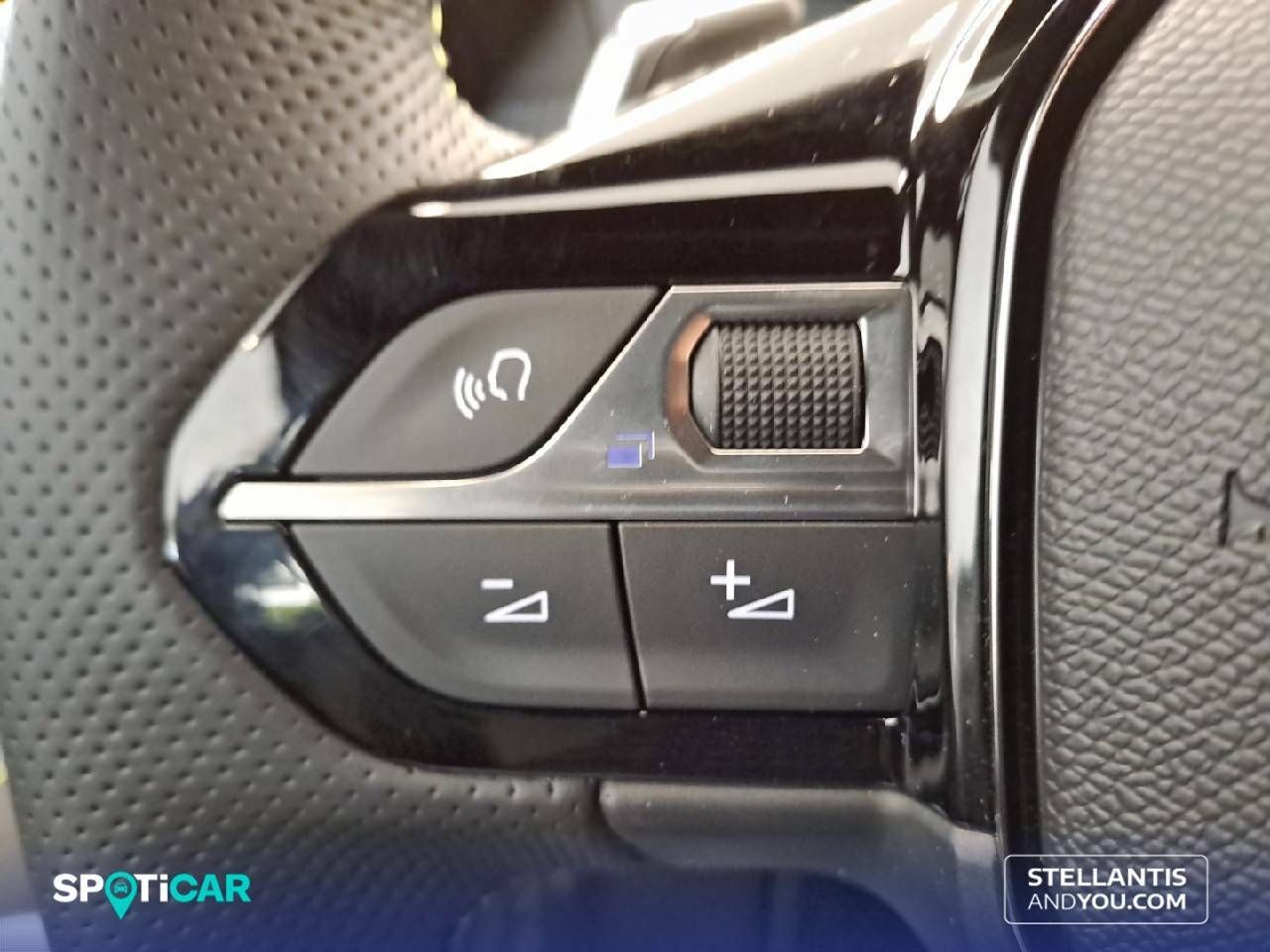 Foto Peugeot 208 17