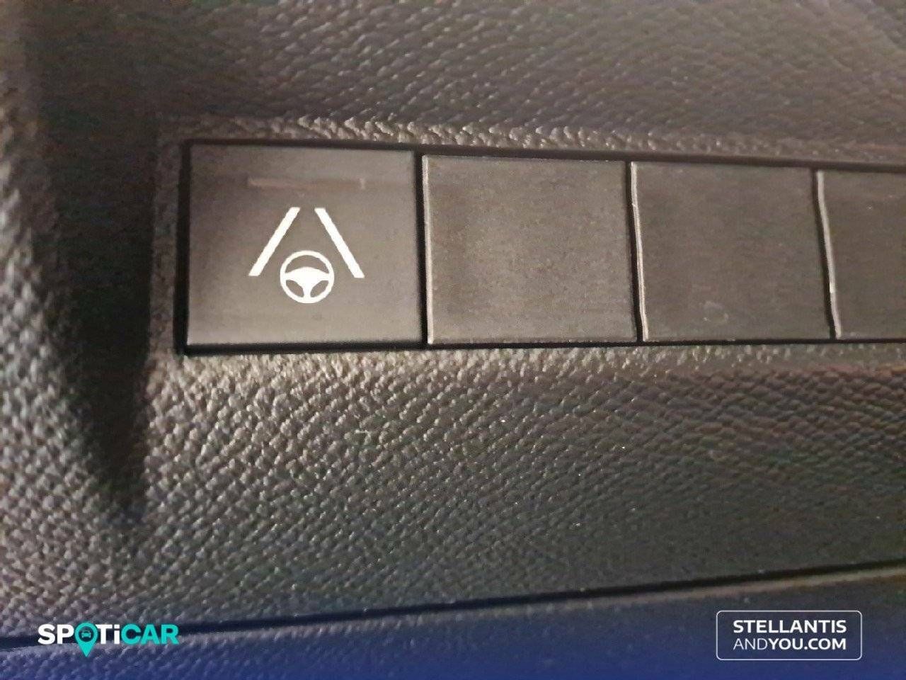 Foto Peugeot 208 13