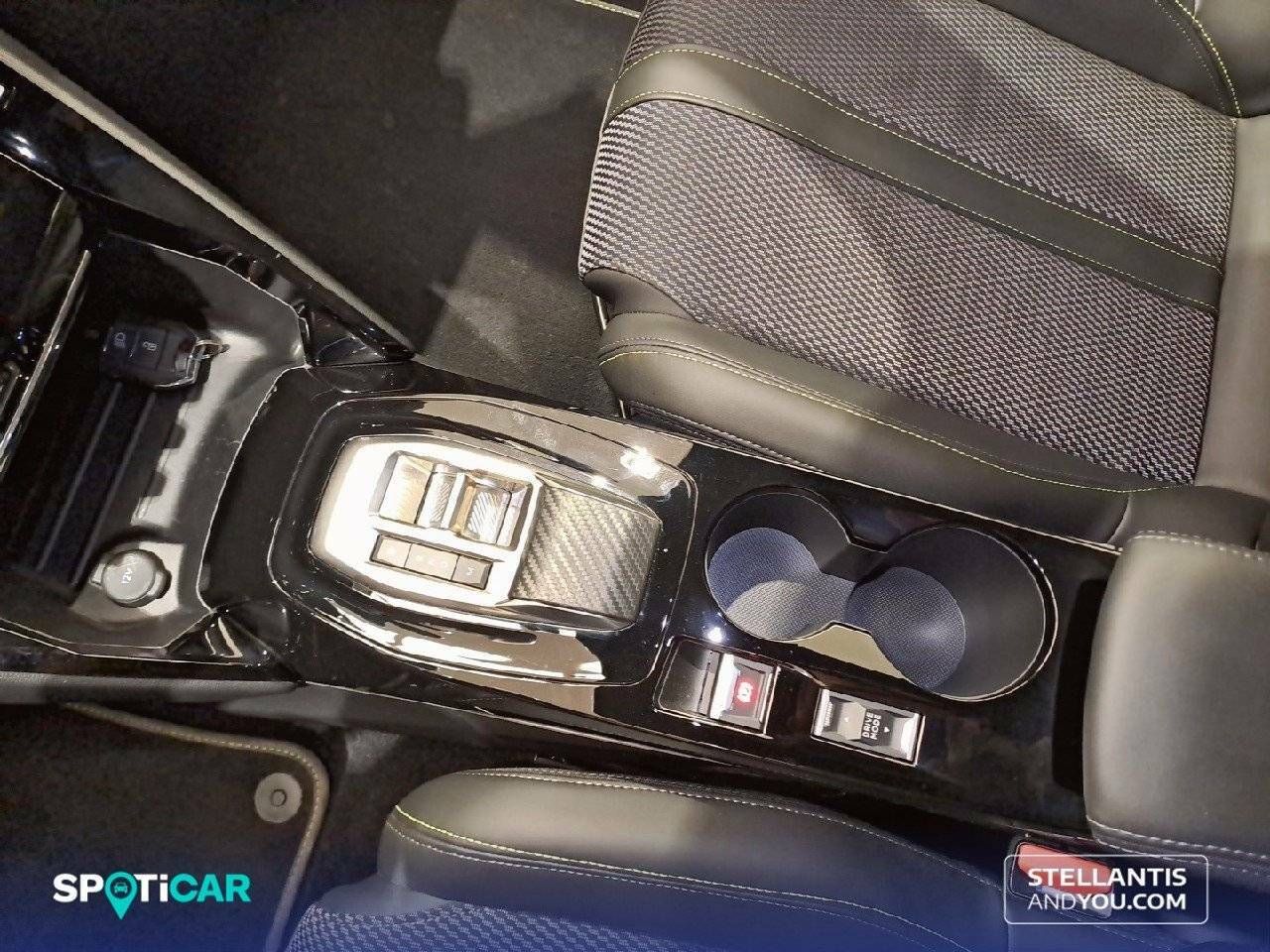 Foto Peugeot 208 24