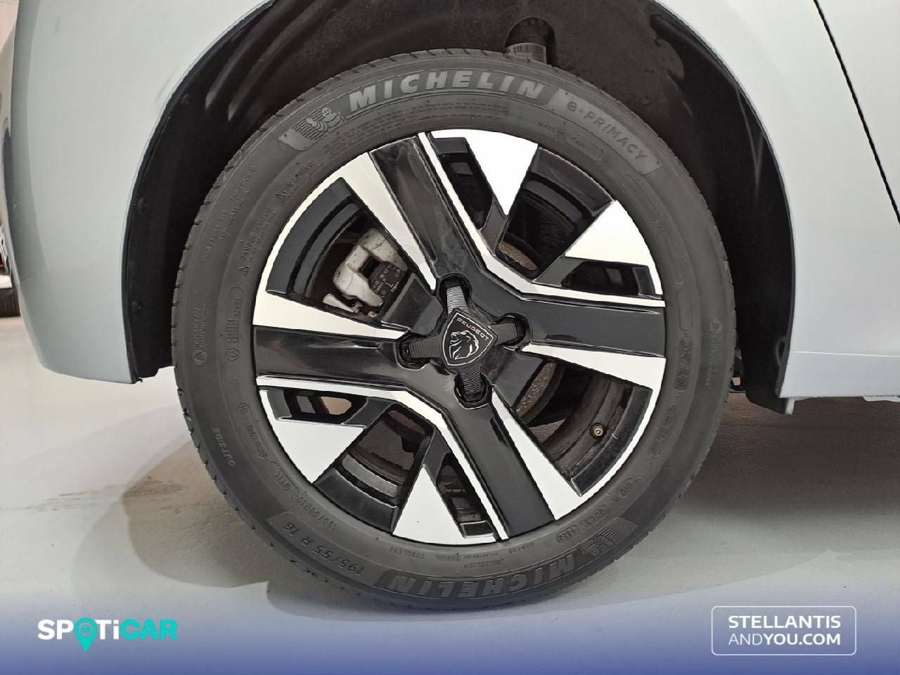 Foto Peugeot 208 13