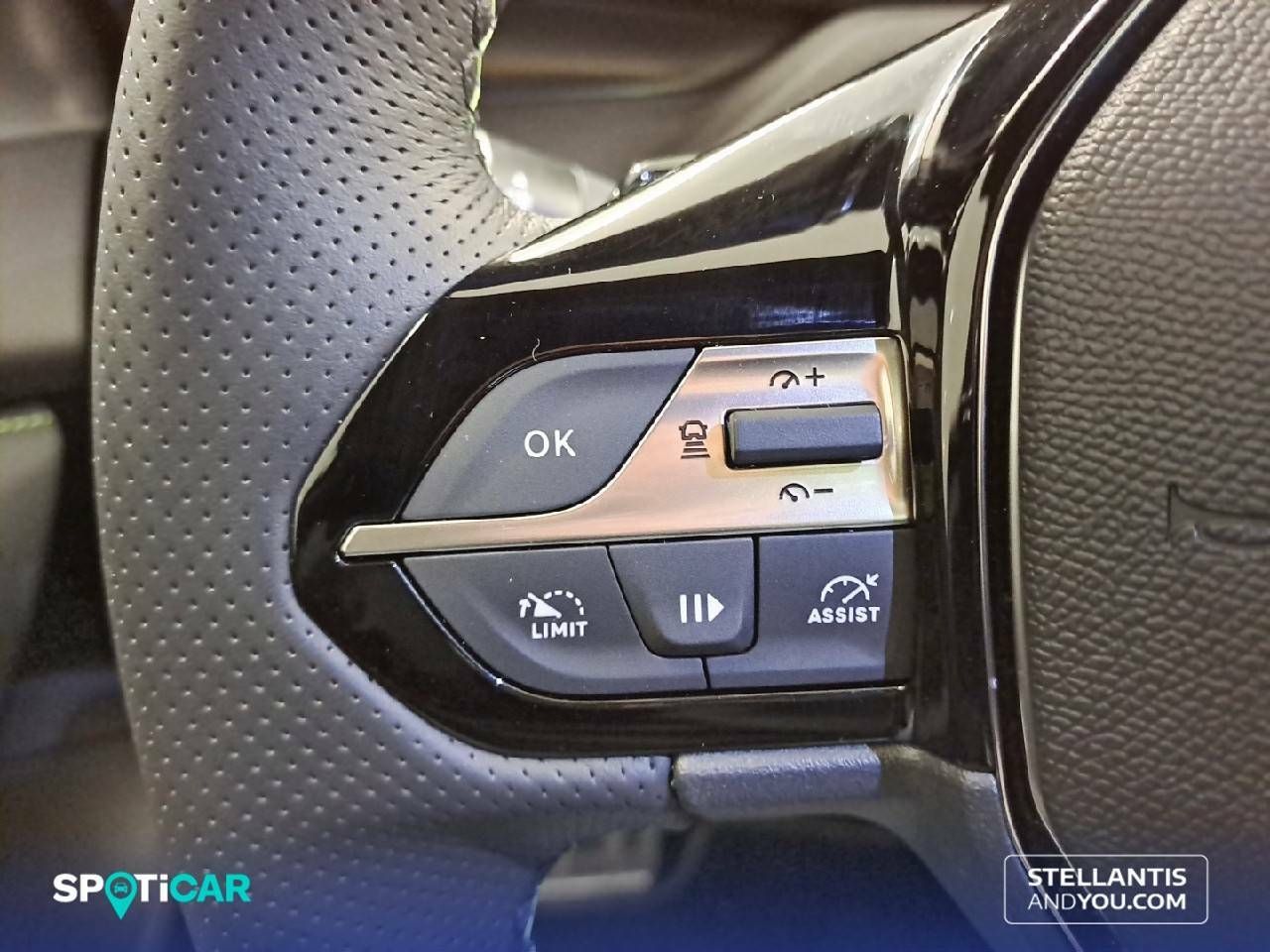 Foto Peugeot 408 17