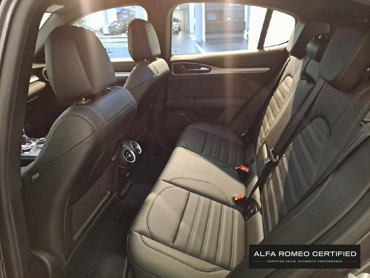 Foto Alfa Romeo Stelvio 10