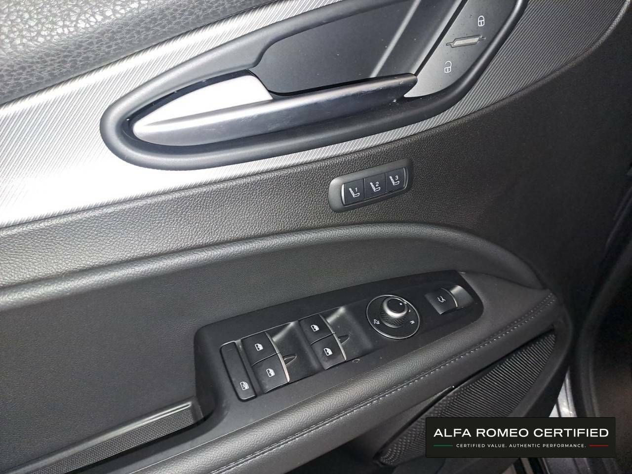 Foto Alfa Romeo Stelvio 20