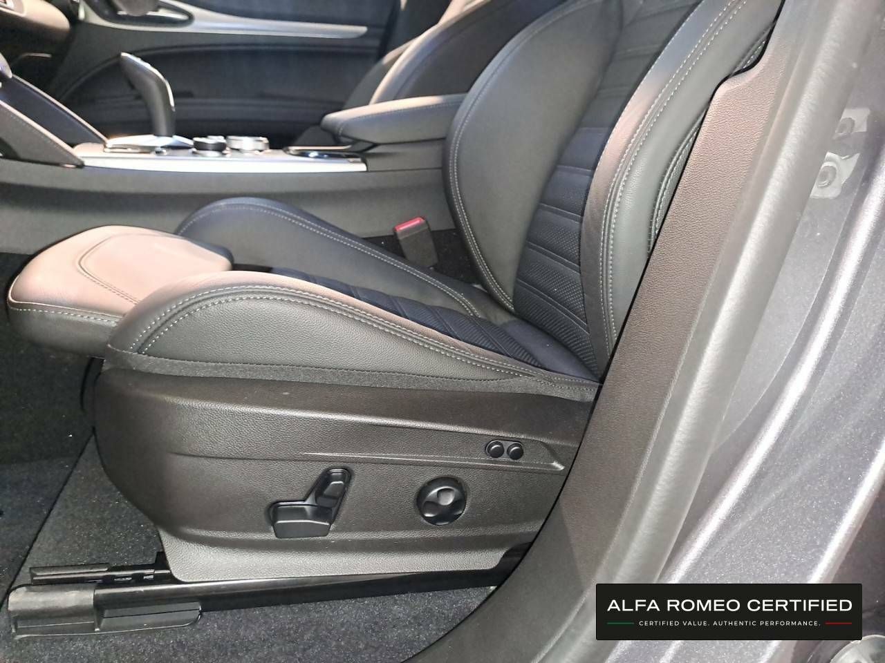 Foto Alfa Romeo Stelvio 21