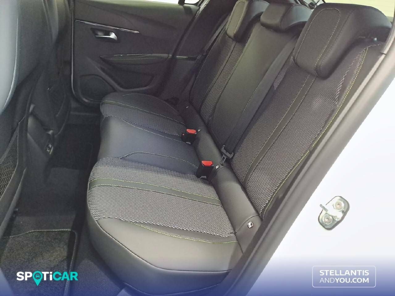 Foto Peugeot 208 10