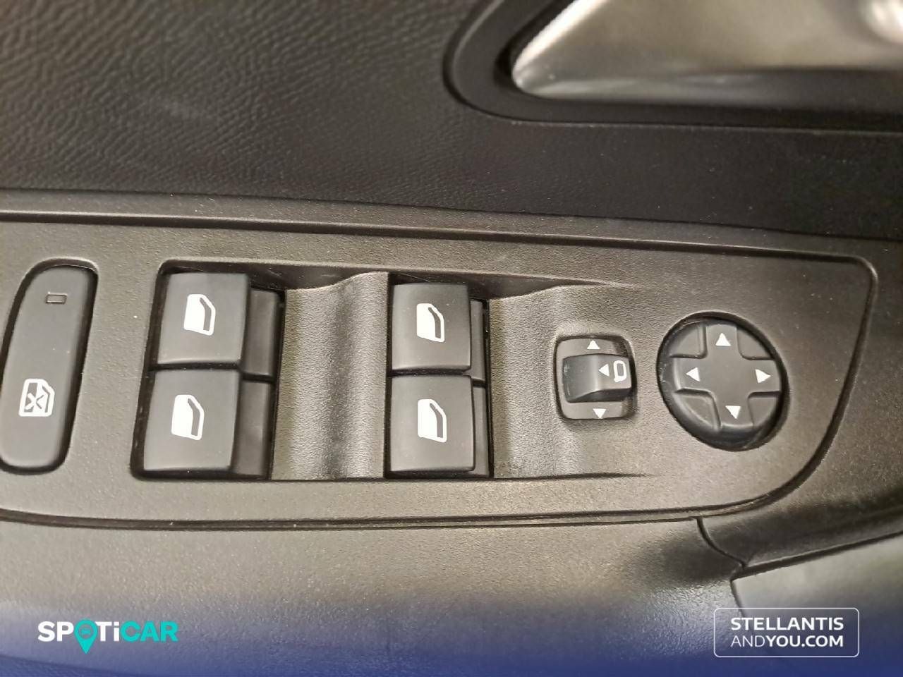 Foto Peugeot 2008 12